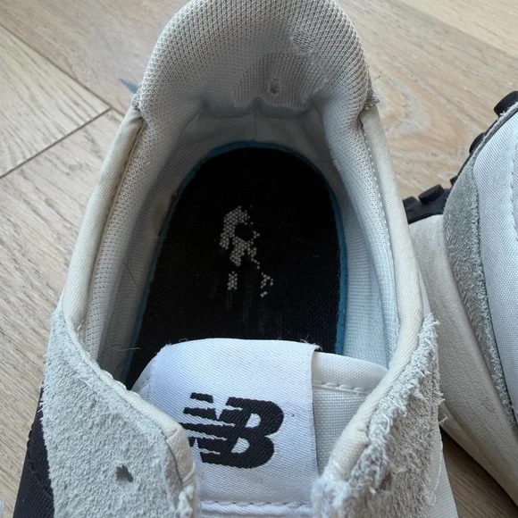 New Balance White and Black Athletic Shoes - Picture 5 of 12